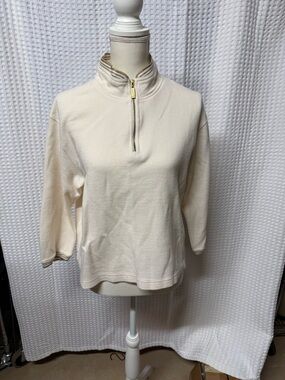 Liz Claiborne off white / cream waffle top with quarter zipper. Summertime